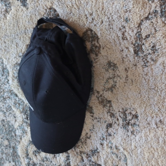 CHIPOTLE BLACK CREW MEMBER HAT Velcro like new - Picture 3 of 3